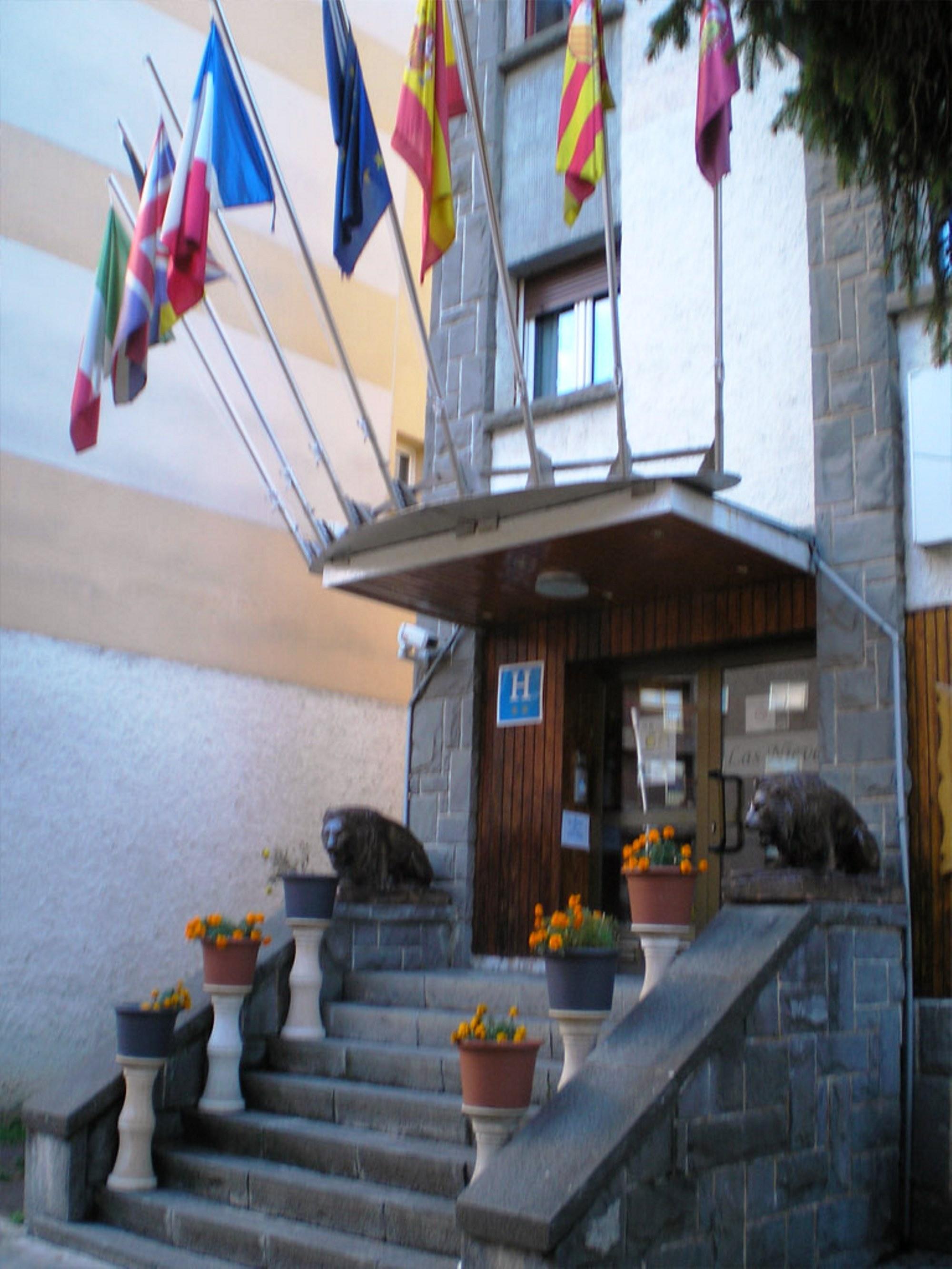 Auto Check In Hotel Las Nieves ฮากา ภายนอก รูปภาพ