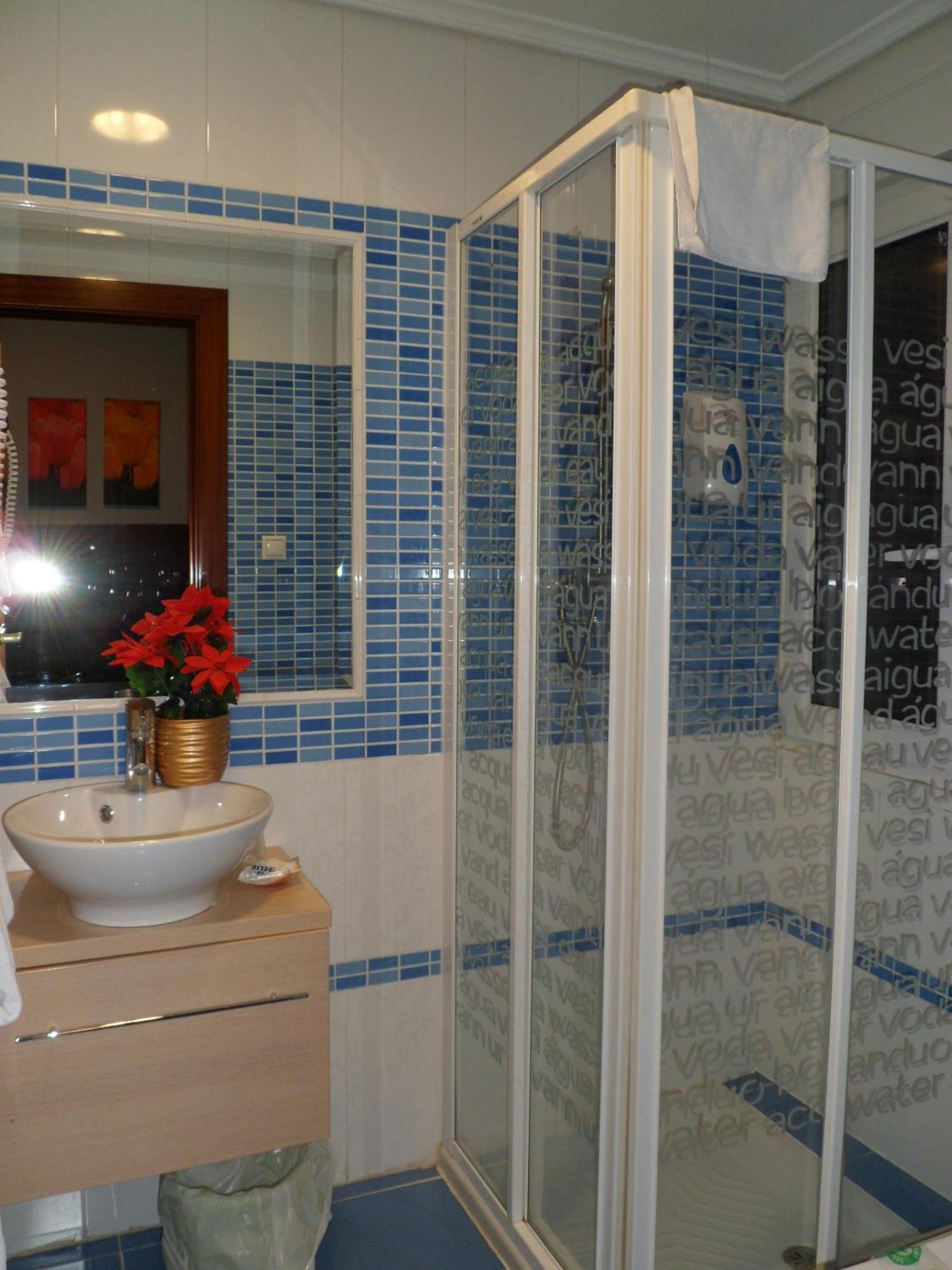 Auto Check In Hotel Las Nieves ฮากา ภายนอก รูปภาพ